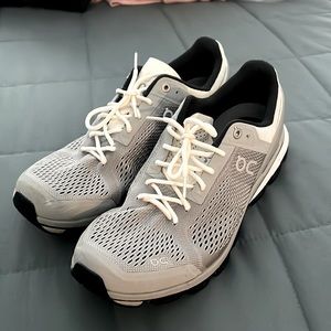 On Cloud - Used twice. Running sneaker. Too narrow for me. Size 10 women’s!